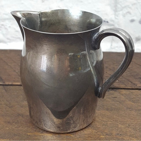 WM Rogers Paul Revere Reproduction Silver Creamer - Picture 4 of 15